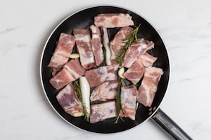 Preparazione Costine di maiale in padella - Fase 1