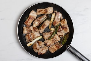 Preparazione Costine di maiale in padella - Fase 2