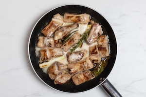 Preparazione Costine di maiale in padella - Fase 3