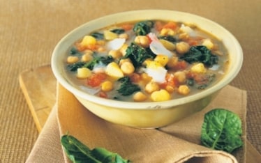 Minestra di ceci, patate e spinaci