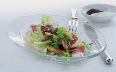 Misto di riccia, carciofi, lingua salmistrata