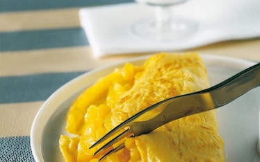 Omelette alle albicocche sciroppate e panna