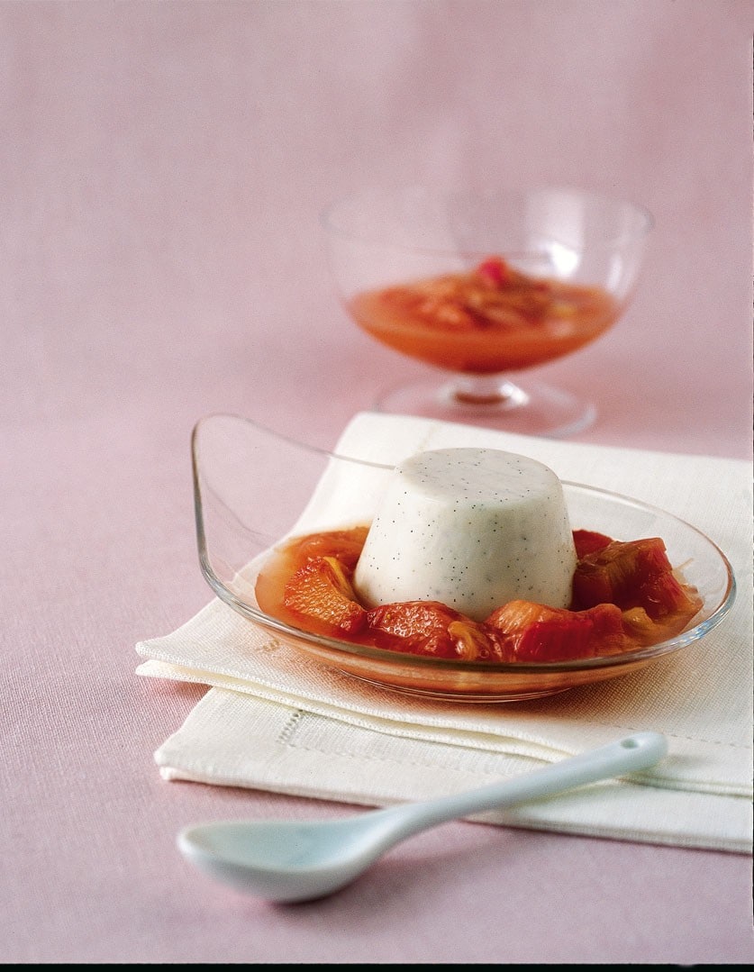 Panna cotta con composta di rabarbaro ricetta