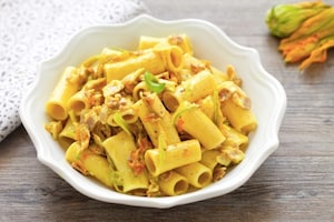 Preparazione Pasta ai fiori di zucca e pancetta - Fase 3