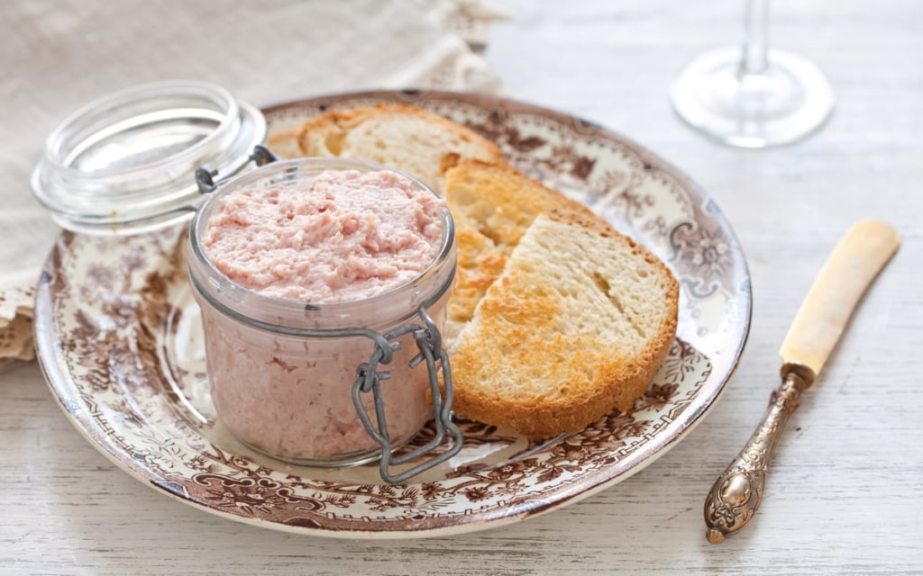 Spiedini di würstel: la ricetta dell'antipasto veloce e sfizioso