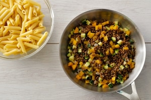 Preparazione Penne con lenticchie e ragù di verdure - Fase 4