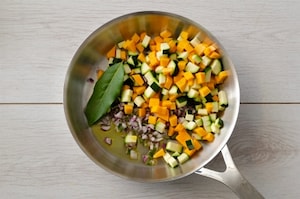 Preparazione Penne con lenticchie e ragù di verdure - Fase 2