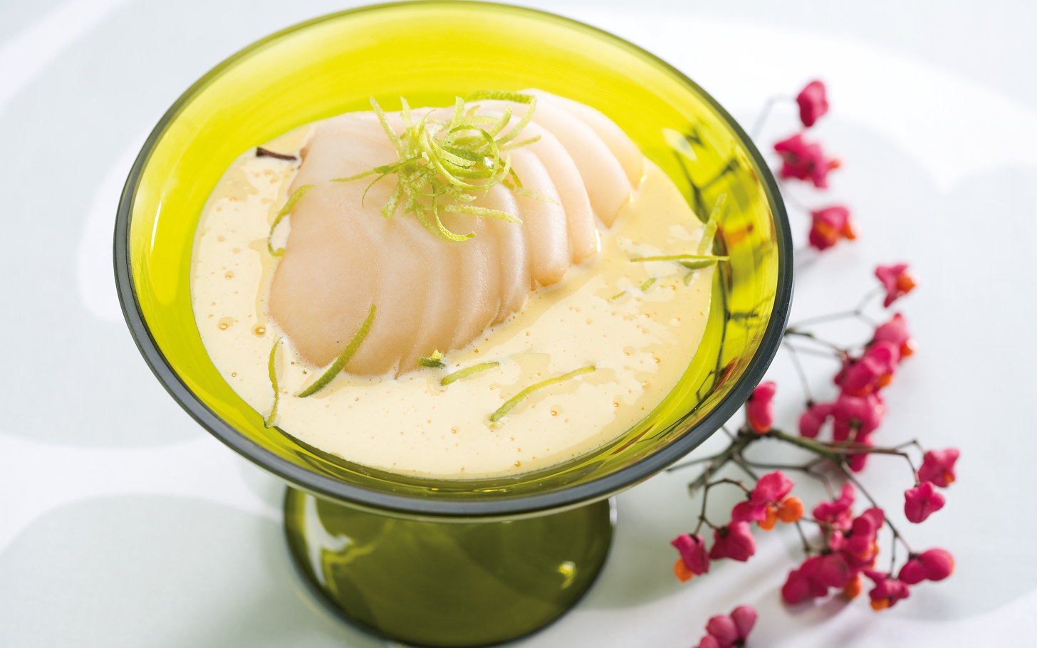 Pere affogate al limone con zabaione Pere affogate al limone con zabaione