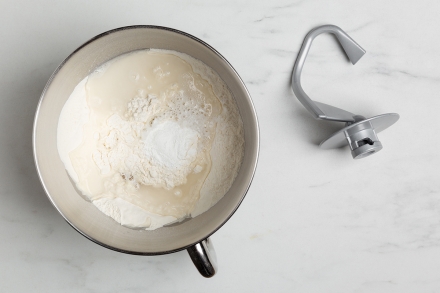 Preparazione Piadina romagnola - Fase 1 Preparazione Piadina romagnola - Fase 1