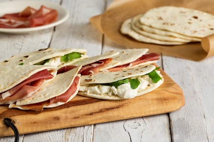 Preparazione Piadina romagnola - Fase 4 Preparazione Piadina romagnola - Fase 4