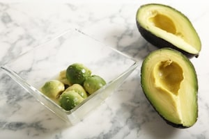 Preparazione Crema di lattuga con piselli, avocado e mazzancolle - Fase 3
