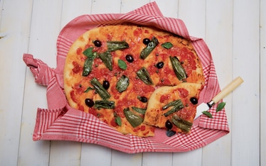 Pitta con pomodori e peperoni
