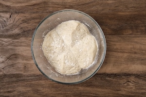 Preparazione Pizza ripiena di verdure - Fase 1