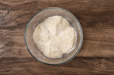 Preparazione Pizza ripiena di verdure - Fase 1 Preparazione Pizza ripiena di verdure - Fase 1