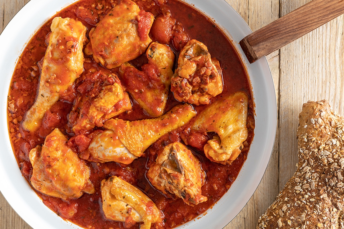 Ricetta Pollo al sugo - Cucchiaio d'Argento Ricetta Pollo al sugo - Cucchiaio d'Argento