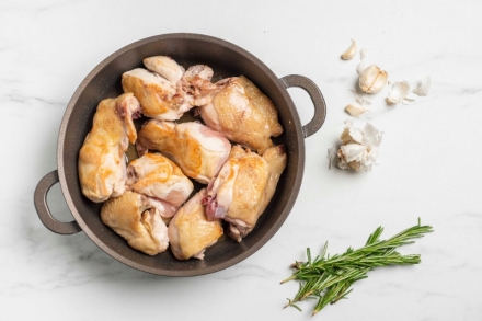 Preparazione Pollo in potacchio - Fase 1 Preparazione Pollo in potacchio - Fase 1