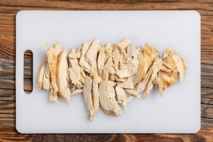 Preparazione Insalata di pollo con sedano, pomodori secchi e gorgonzola - Fase 1