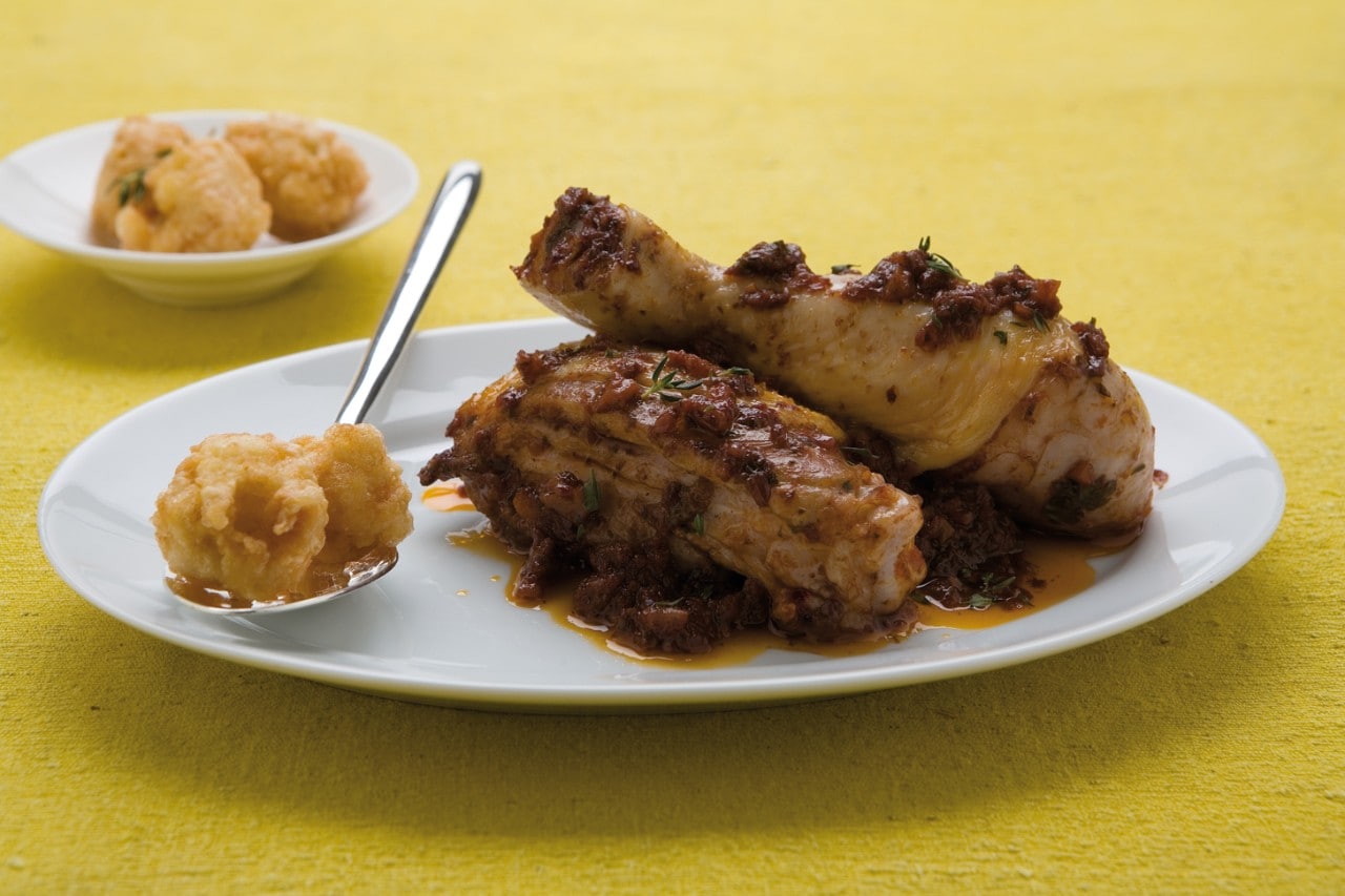 Pollo al sugo con i rocchini ricetta