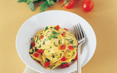 Ravioli di rucola, robiola, ricotta, mascarpone