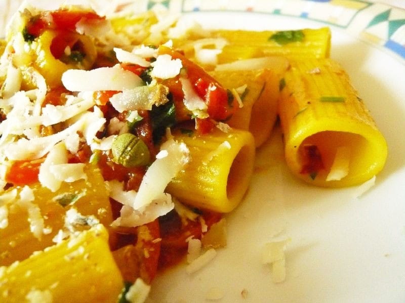 Rigatoni all'orientale  ricetta