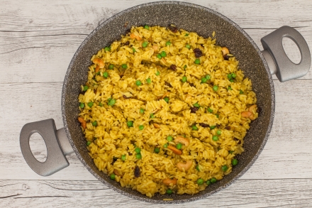 Preparazione Riso alla curcuma e frutta secca - Fase 3 Preparazione Riso alla curcuma e frutta secca - Fase 3