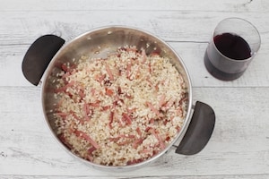 Preparazione Risotto ai mirtilli e speck - Fase 3