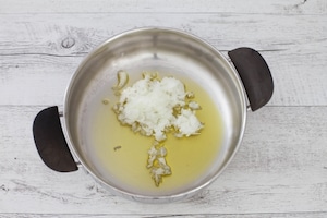 Preparazione Risotto ai mirtilli e speck - Fase 2