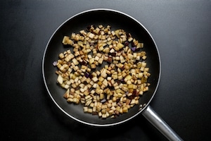 Preparazione Risotto alla provola e melanzane - Fase 1