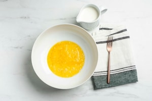 Preparazione Crêpes al prosciutto cotto e besciamella - Fase 1