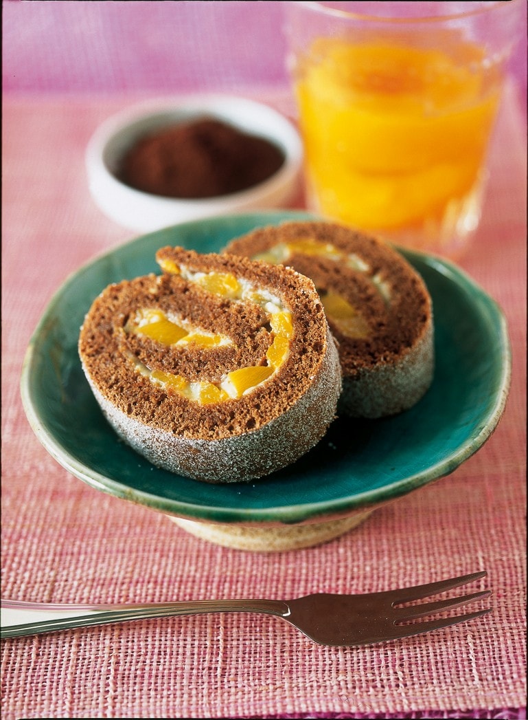 Rotolo al cioccolato e pesche ricetta