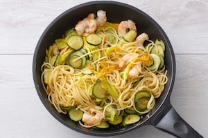 Preparazione Spaghetti con gamberi e fiori di zucca - Fase 3