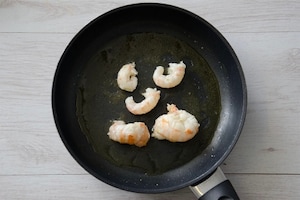 Preparazione Spaghetti al sugo di scampi e capesante - Fase 3