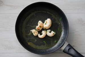 Preparazione Spaghetti al sugo di scampi e capesante - Fase 3