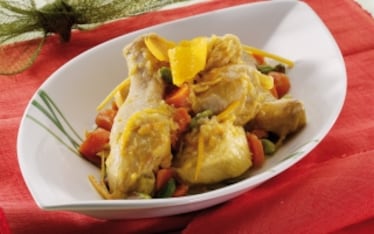 Spezzatino di pollo con julienne di arancia