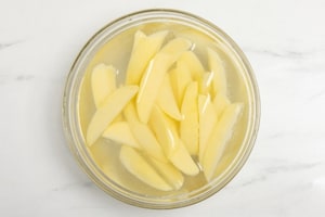 Preparazione Spigola al forno con patate - Fase 1