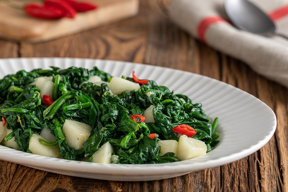 Spinaci filanti al gorgonzola e pere ricetta