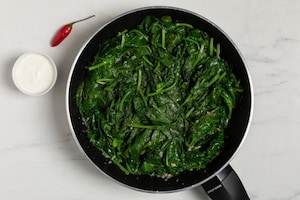Preparazione Spinaci filanti al gorgonzola e pere - Fase 1