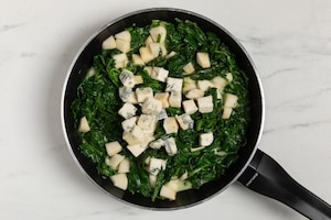 Preparazione Spinaci filanti al gorgonzola e pere - Fase 2