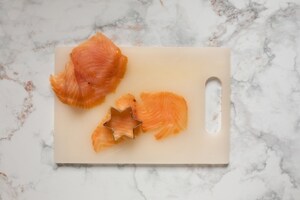 Preparazione Stella cometa al salmone affumicato - Fase 3