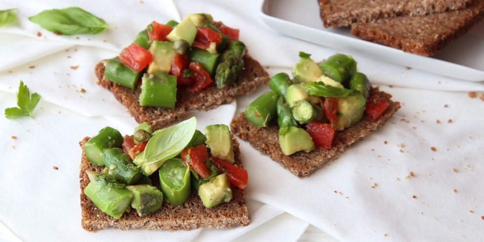 Tartare di asparagi alle erbette ricetta