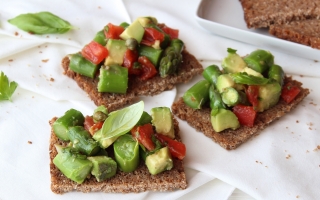 Tartare di asparagi alle erbette Tartare di asparagi alle erbette