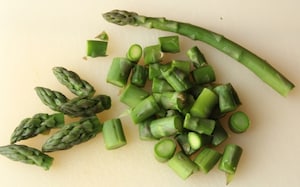 Preparazione Tartare di asparagi alle erbette - Fase 3