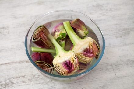 Preparazione Tarte tatin ai carciofi - Fase 1 Preparazione Tarte tatin ai carciofi - Fase 1