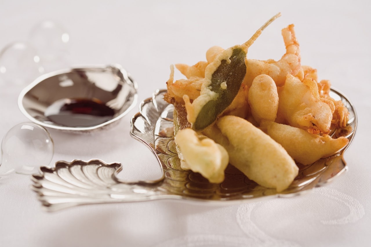 Tempura di gamberoni e rombo alla soia ricetta