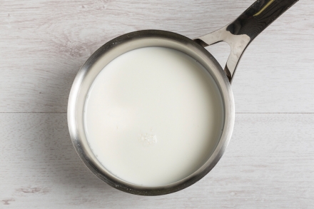 Preparazione Torta di briciole con crema - Fase 1 Preparazione Torta di briciole con crema - Fase 1