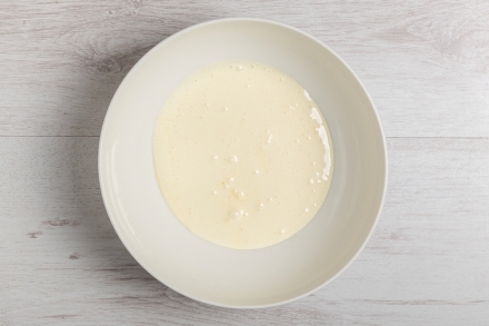 Preparazione Torta di briciole con crema - Fase 1 Preparazione Torta di briciole con crema - Fase 1