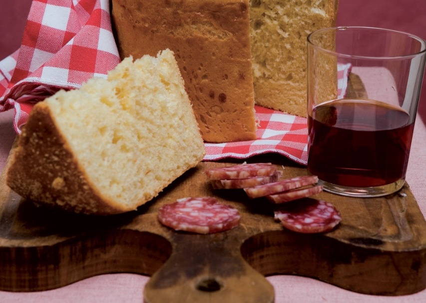 Torta lievitata di formaggi Torta lievitata di formaggi