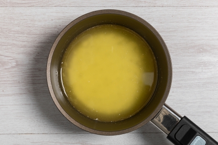 Preparazione Torta di nocciole - Fase 1 Preparazione Torta di nocciole - Fase 1