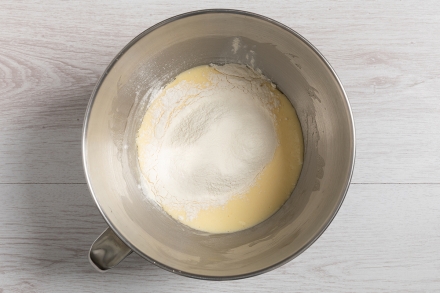 Preparazione Torta di nocciole - Fase 2 Preparazione Torta di nocciole - Fase 2