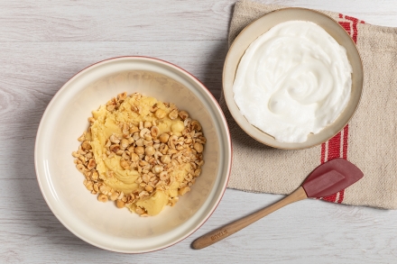 Preparazione Torta di nocciole - Fase 2 Preparazione Torta di nocciole - Fase 2